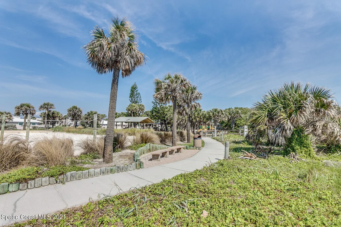 Photo of 481 Cardinal Drive