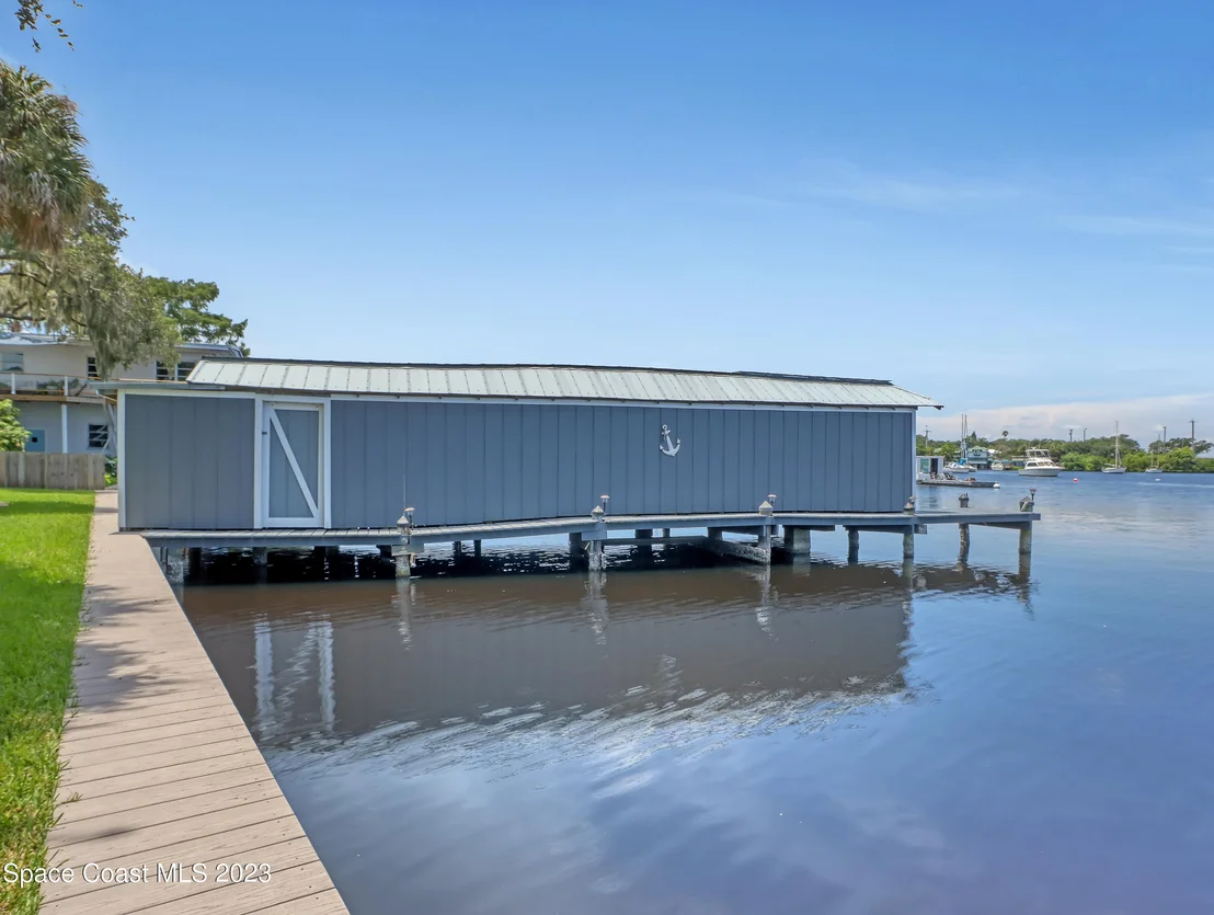 Photo of 972 W Whitmire Drive