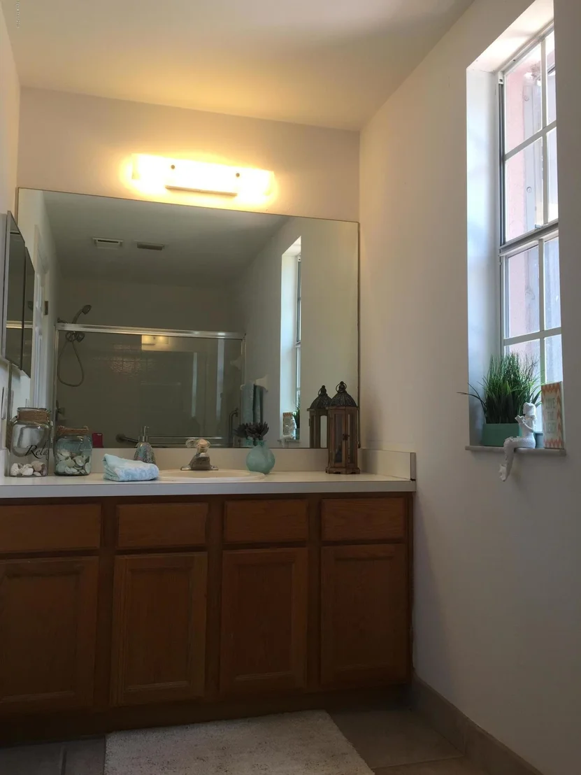 Photo of 1223 Goldenrod Circle NE