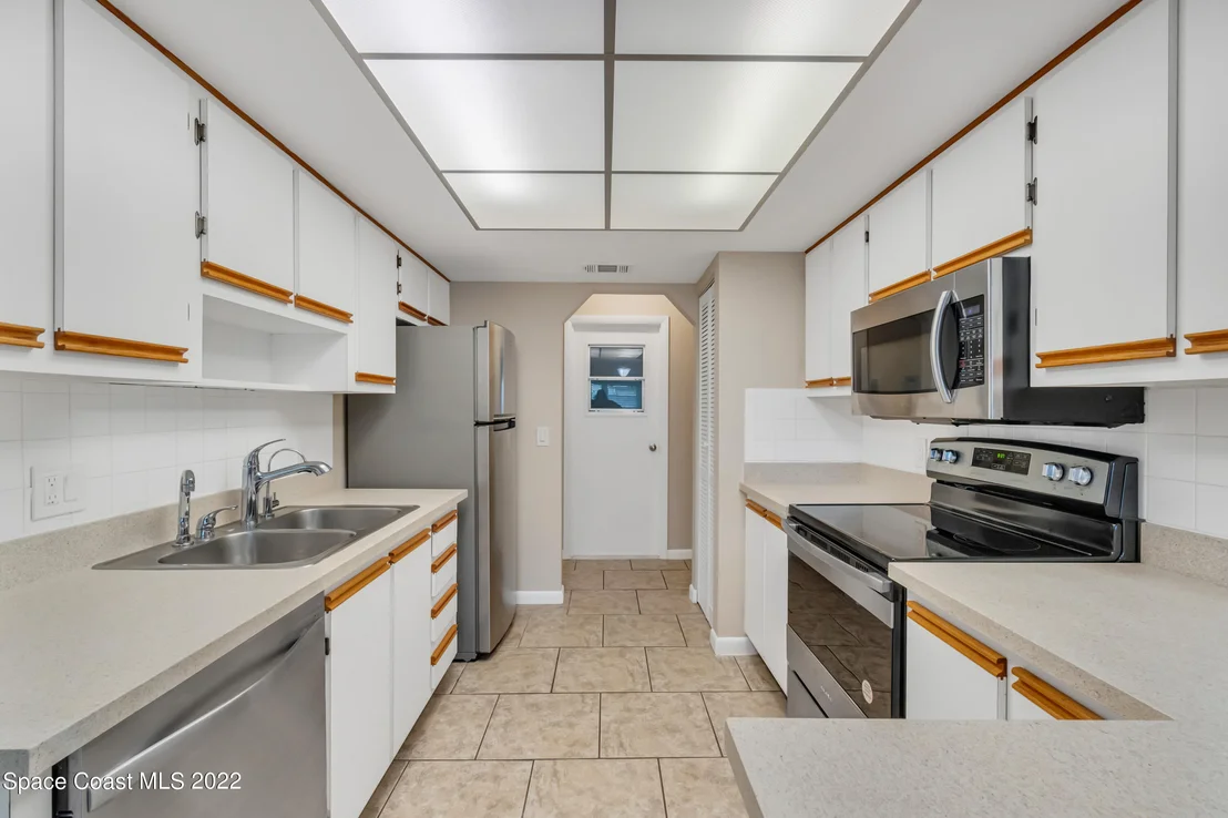 Photo of 511 Avignon Drive