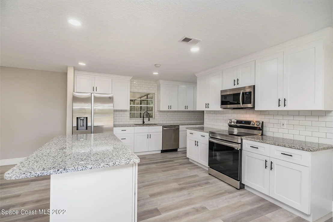 Photo of 5465 Curtis Boulevard