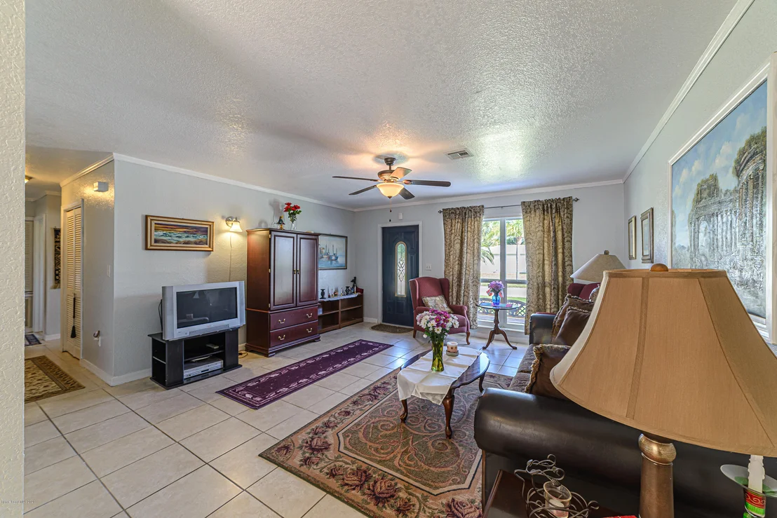 Photo of 1076 Eyerly Lane NE