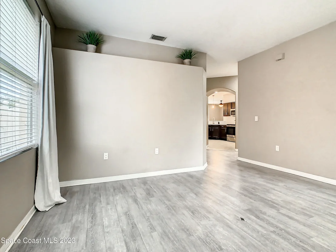 Photo of 324 Sedgewood Circle