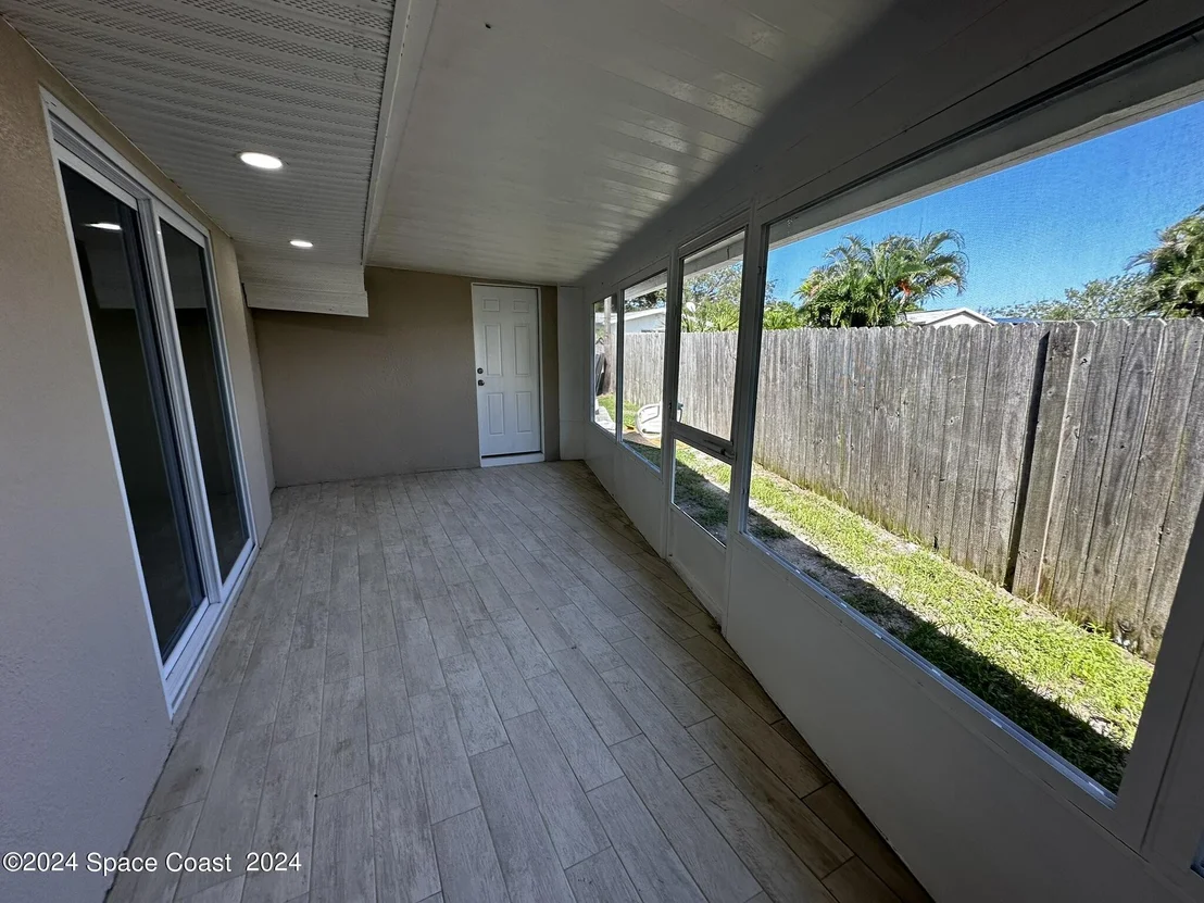 Photo of 1171 Abbey Circle NE