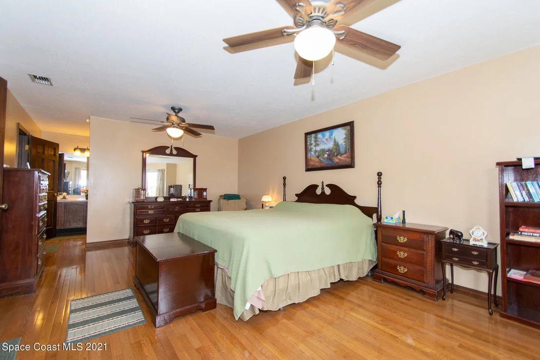 Photo of 1190 Grant Road