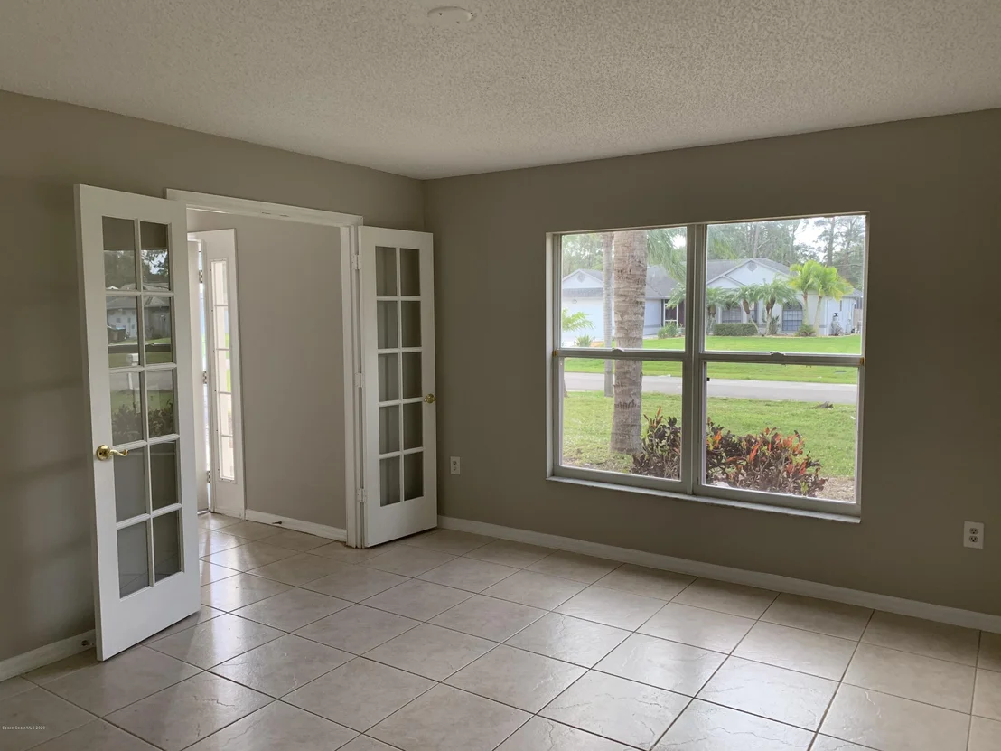 Photo of 575 Balcom SE