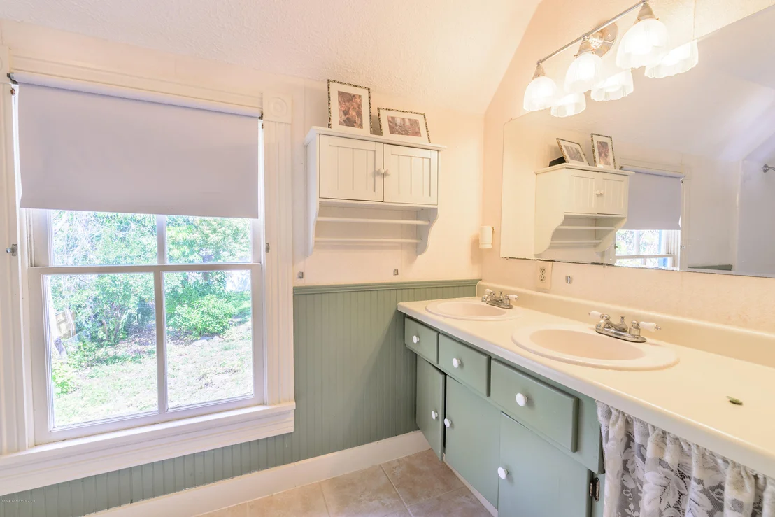 Photo of 36 Barton Avenue