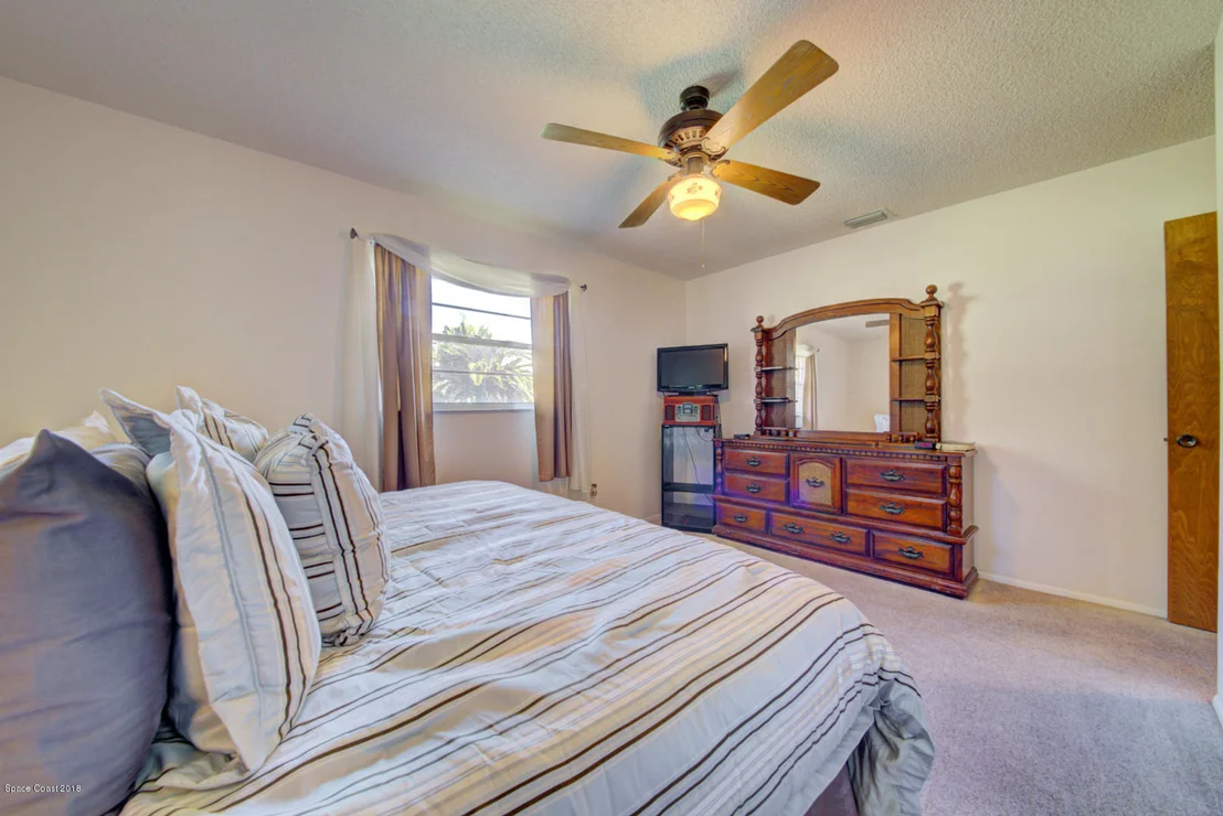 Photo of 1030 Sunswept Road NE