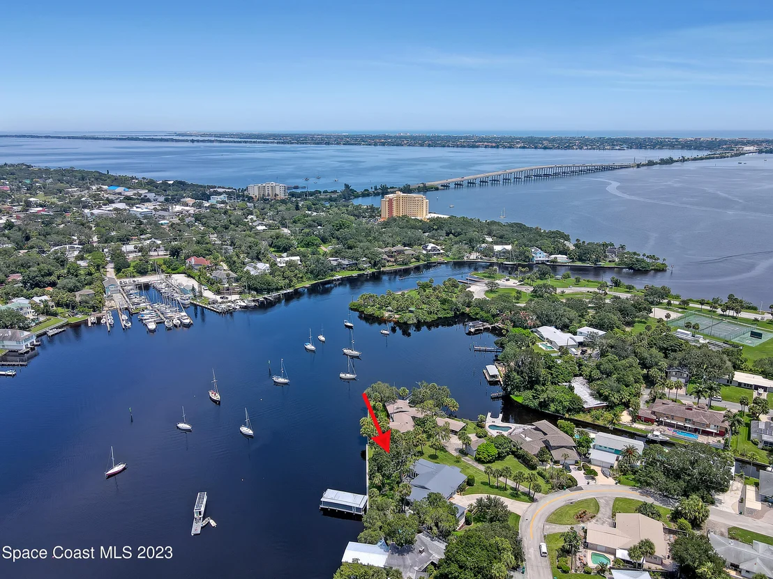 Photo of 972 W Whitmire Drive