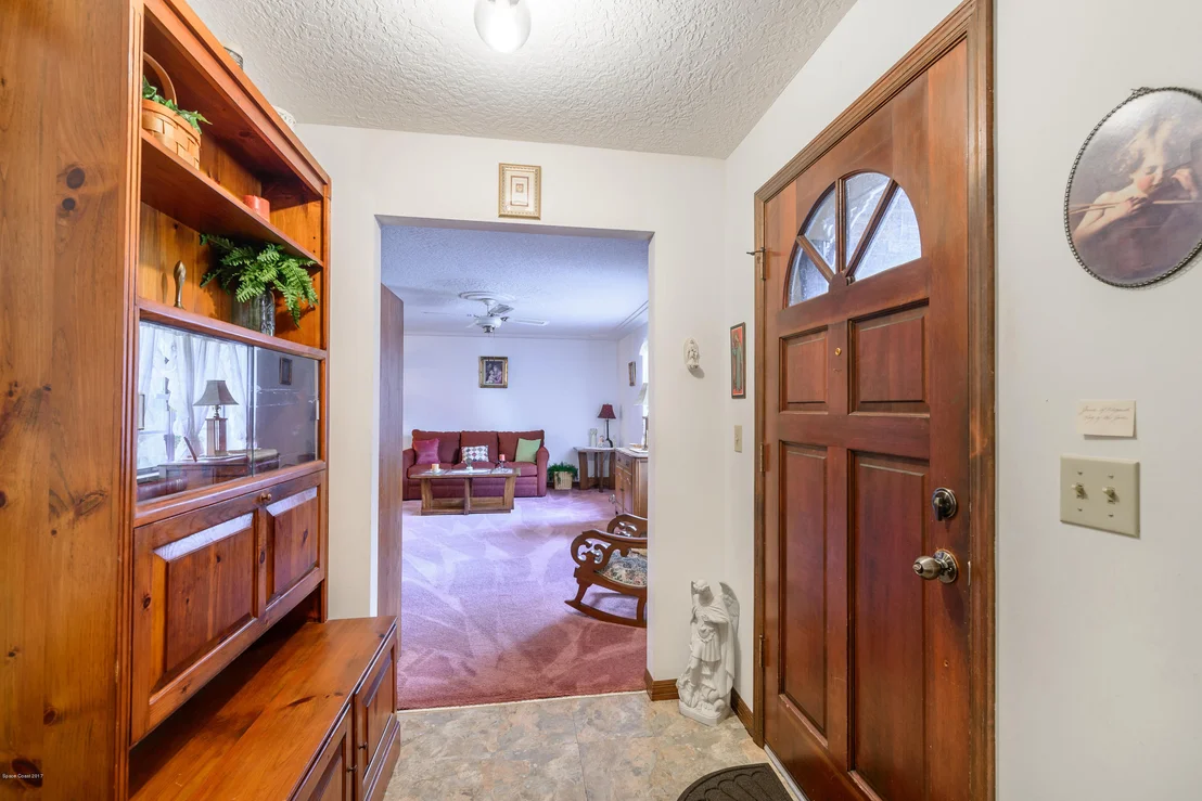 Photo of 2835 Beran Lane