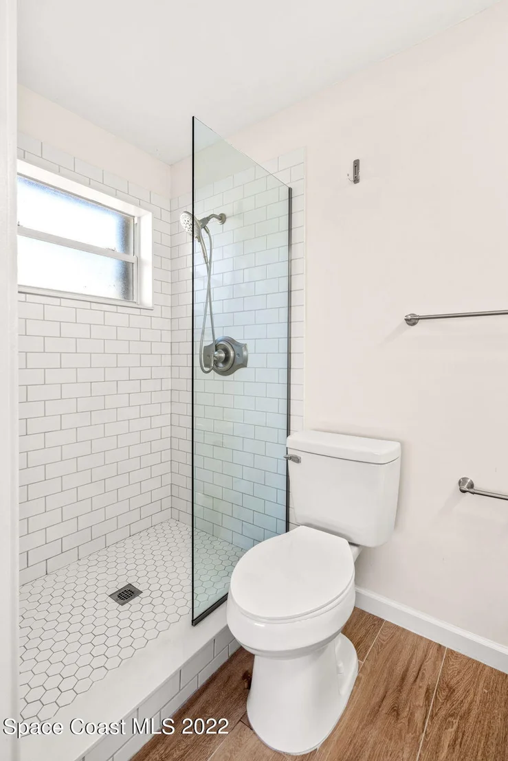 Photo of 644 N Robert Way