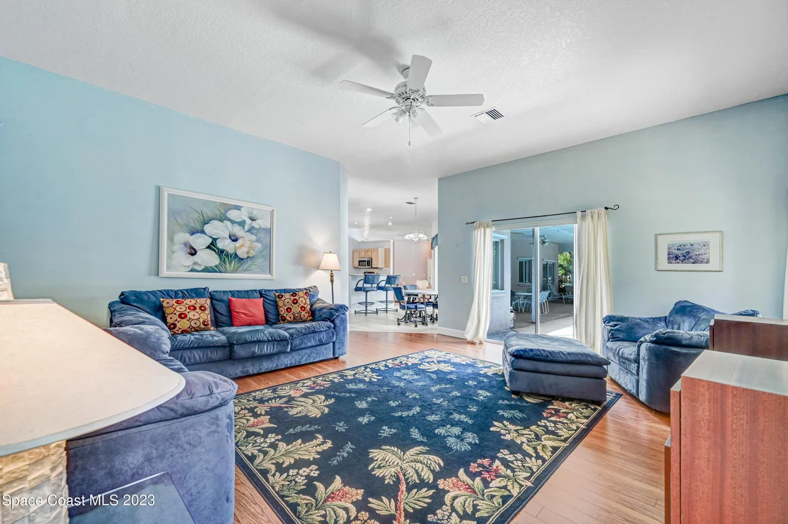 Photo of 2180 Royal Oaks Drive