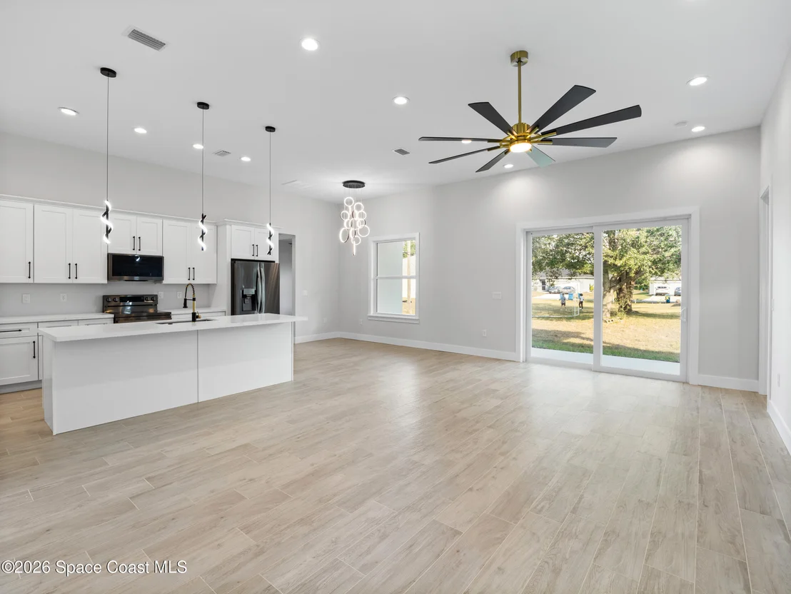 Photo of 2725 Fields Avenue SE