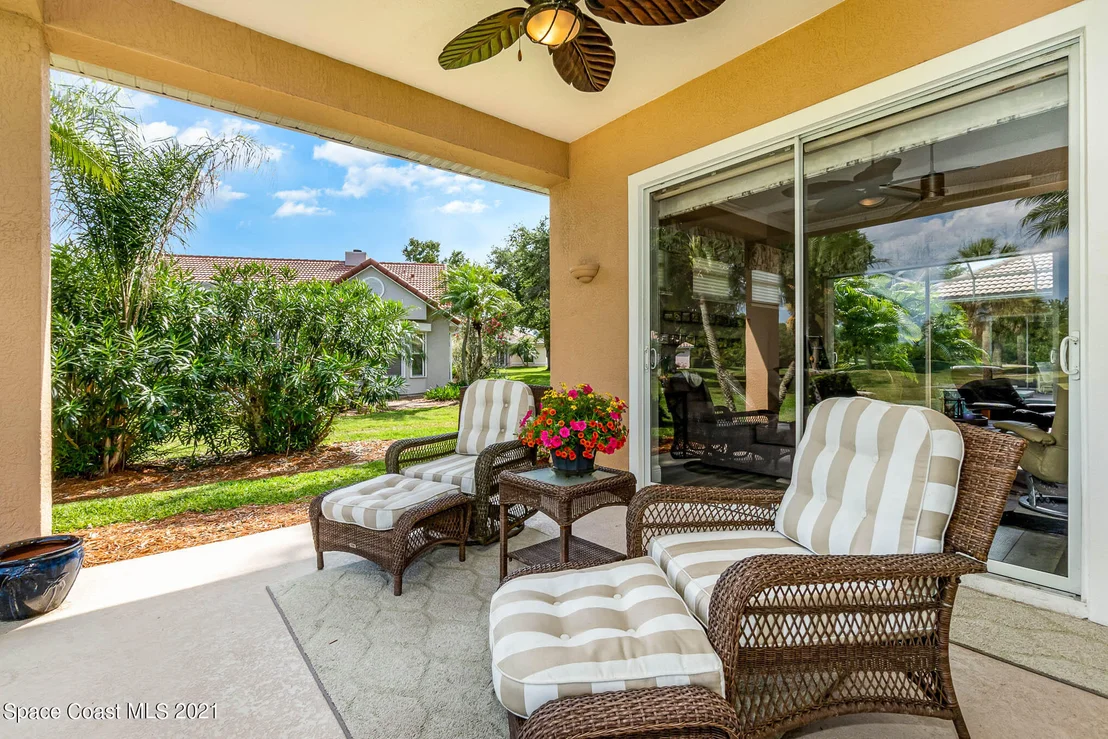 Photo of 920 Palm Brook Drive