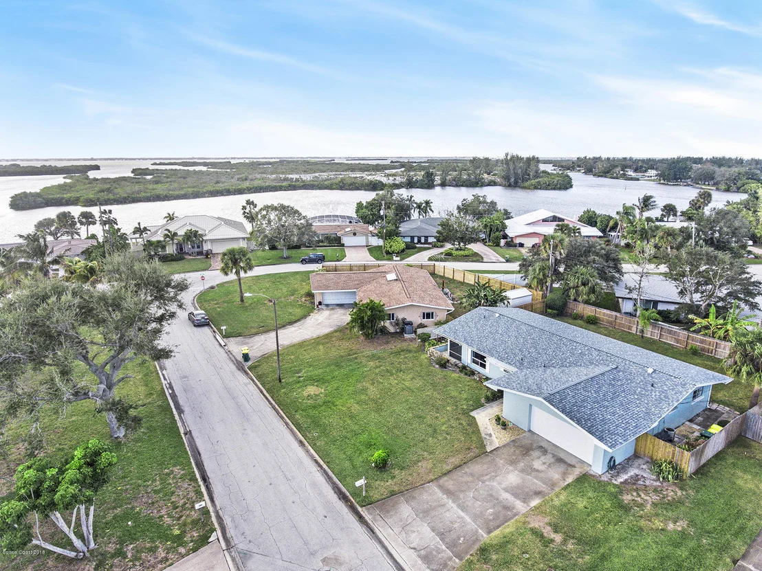 Photo of 385 Formosa Drive
