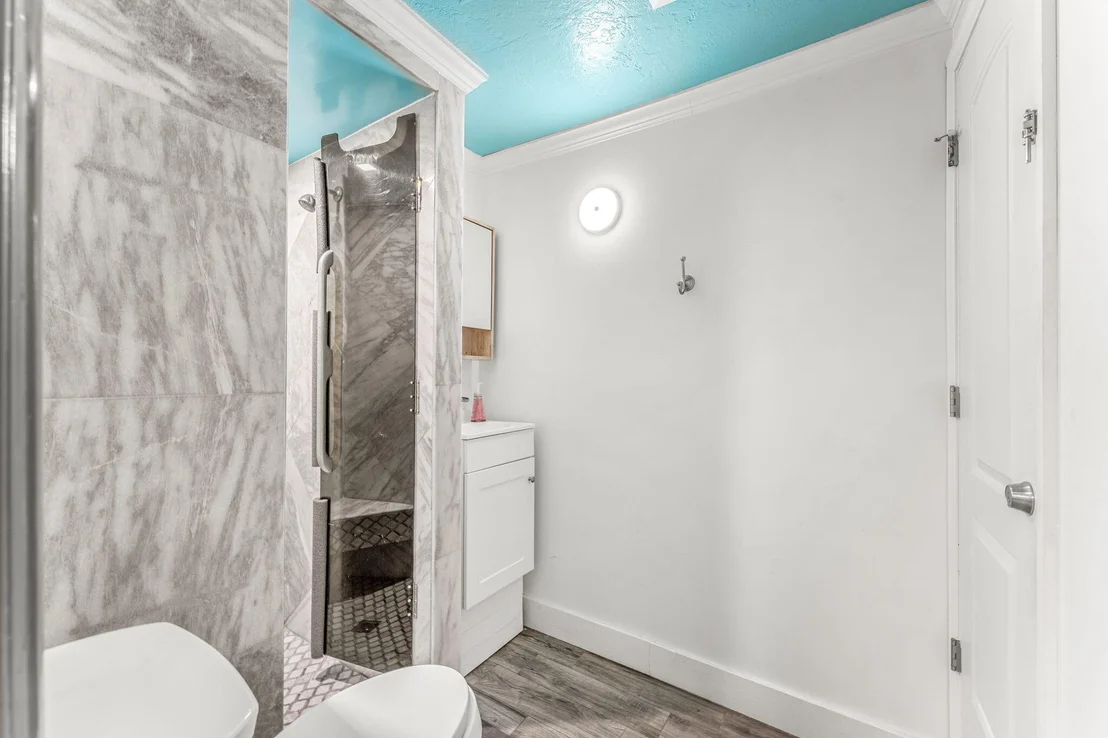 Photo of 1557 Hillcrest Drive