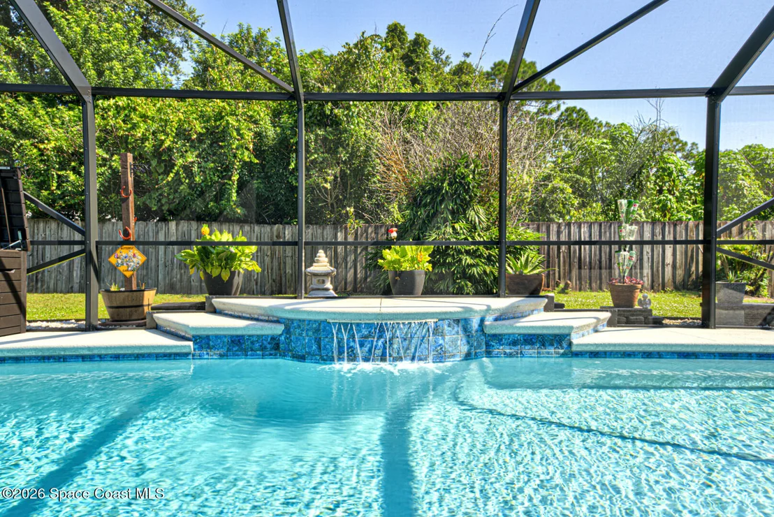 Photo of 6520 Adrian Street