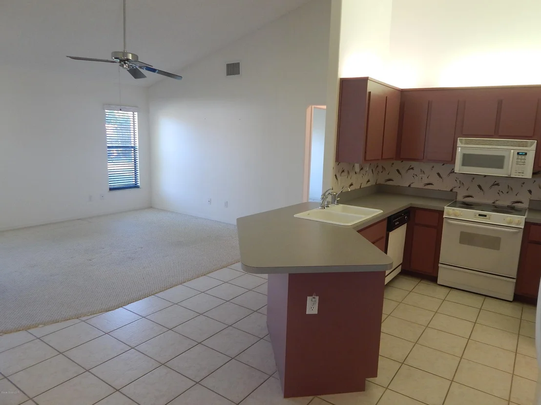 Photo of 711 Montclair Road NE