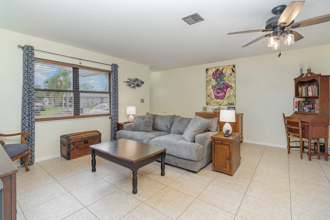 Photo of 757 Angle Street NE