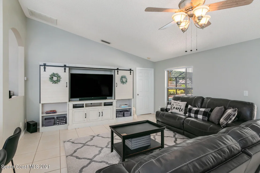 Photo of 5697 Beaverbrook Street