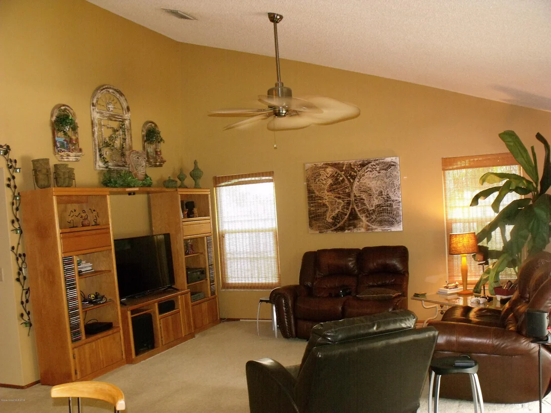 Photo of 909 Jamestown Drive