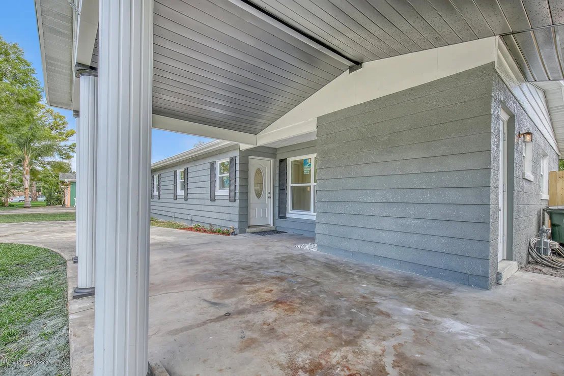 Photo of 984 Beacon Road