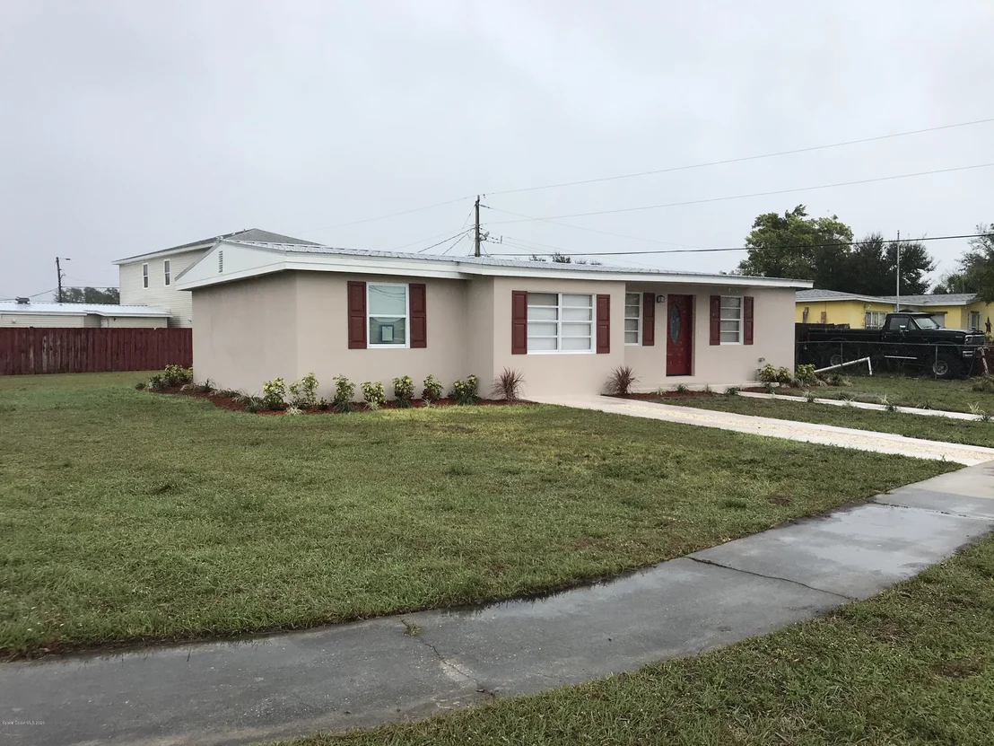 Photo of 3201 Ideal Avenue NE