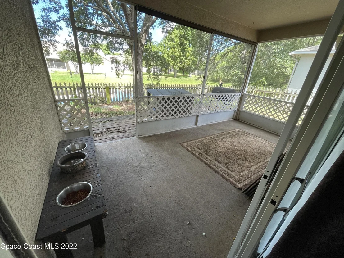 Photo of 985 Riviera Point Drive