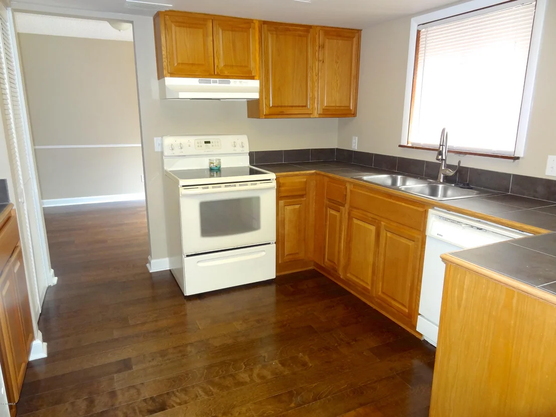 Photo of 1097 Riverdale Drive