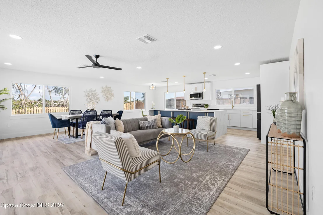 Photo of 77 W Bay Drive