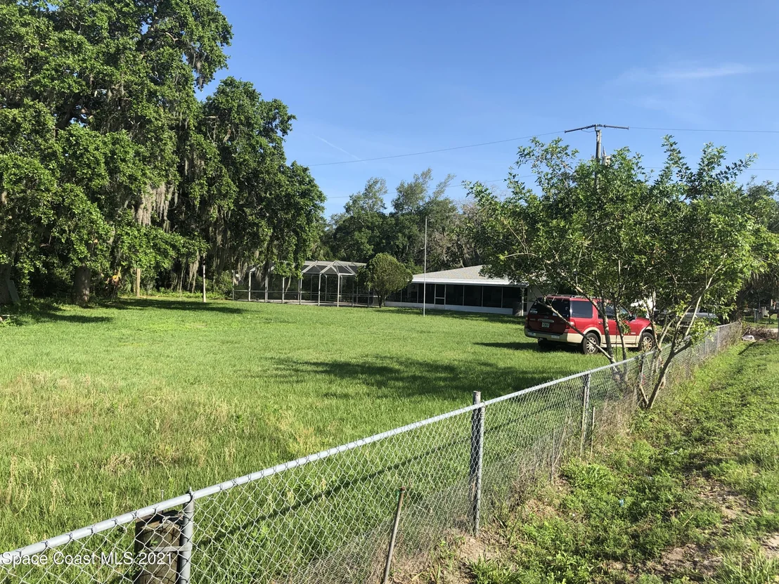 Photo of 304 N Range Road