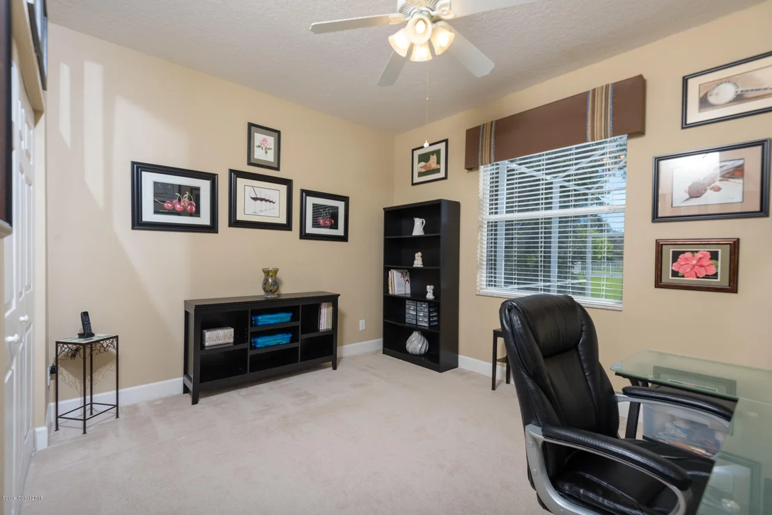Photo of 1737 Windbrook Drive SE