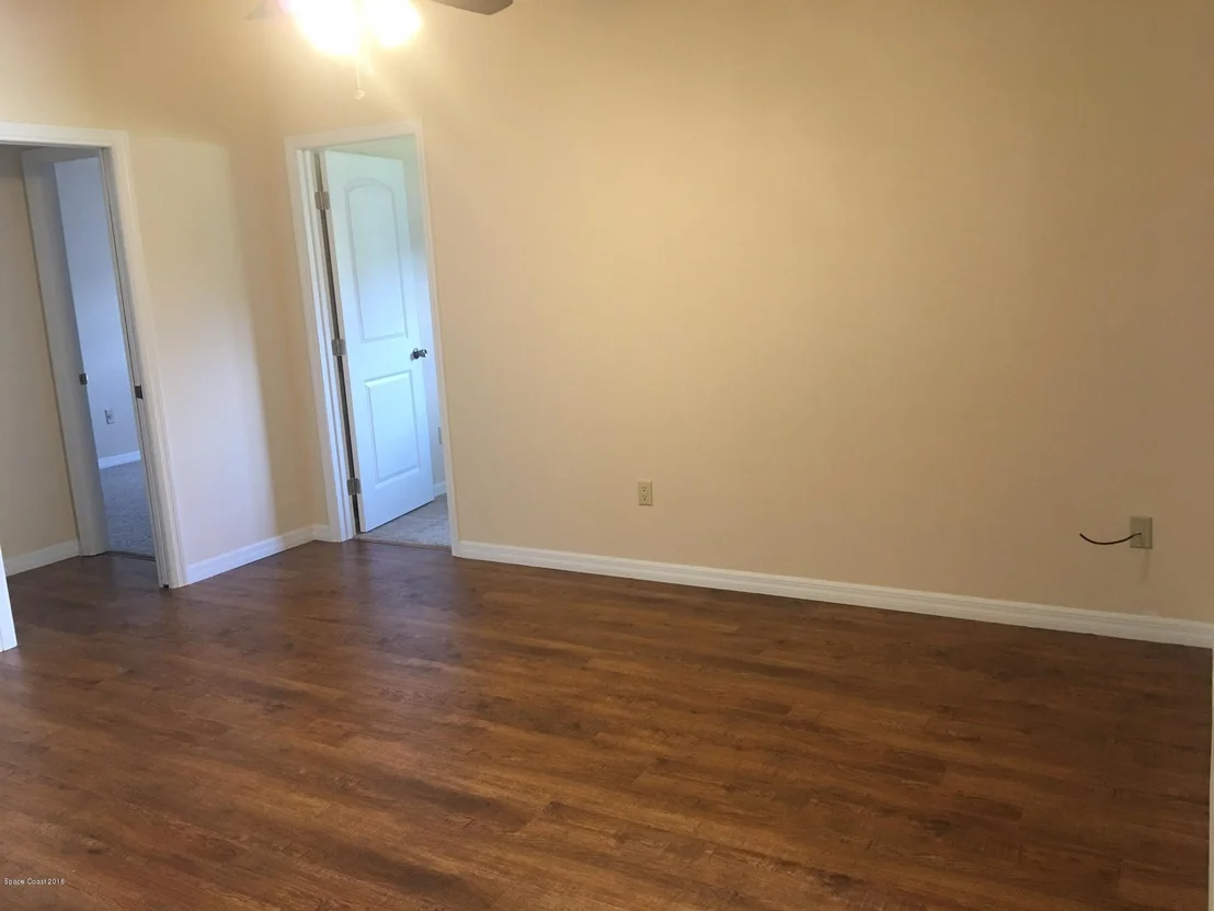Photo of 1509 Van Eck Road NE