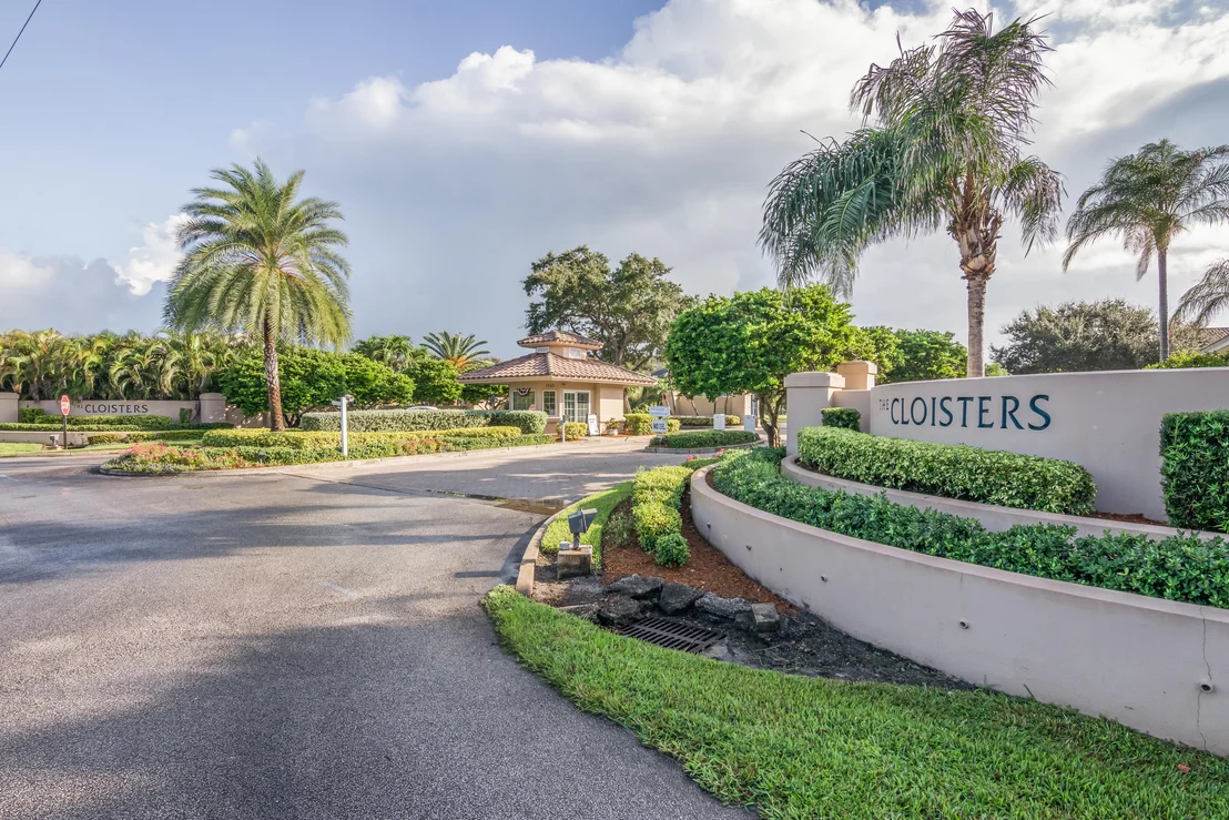 Photo of 1660 Canterbury Drive