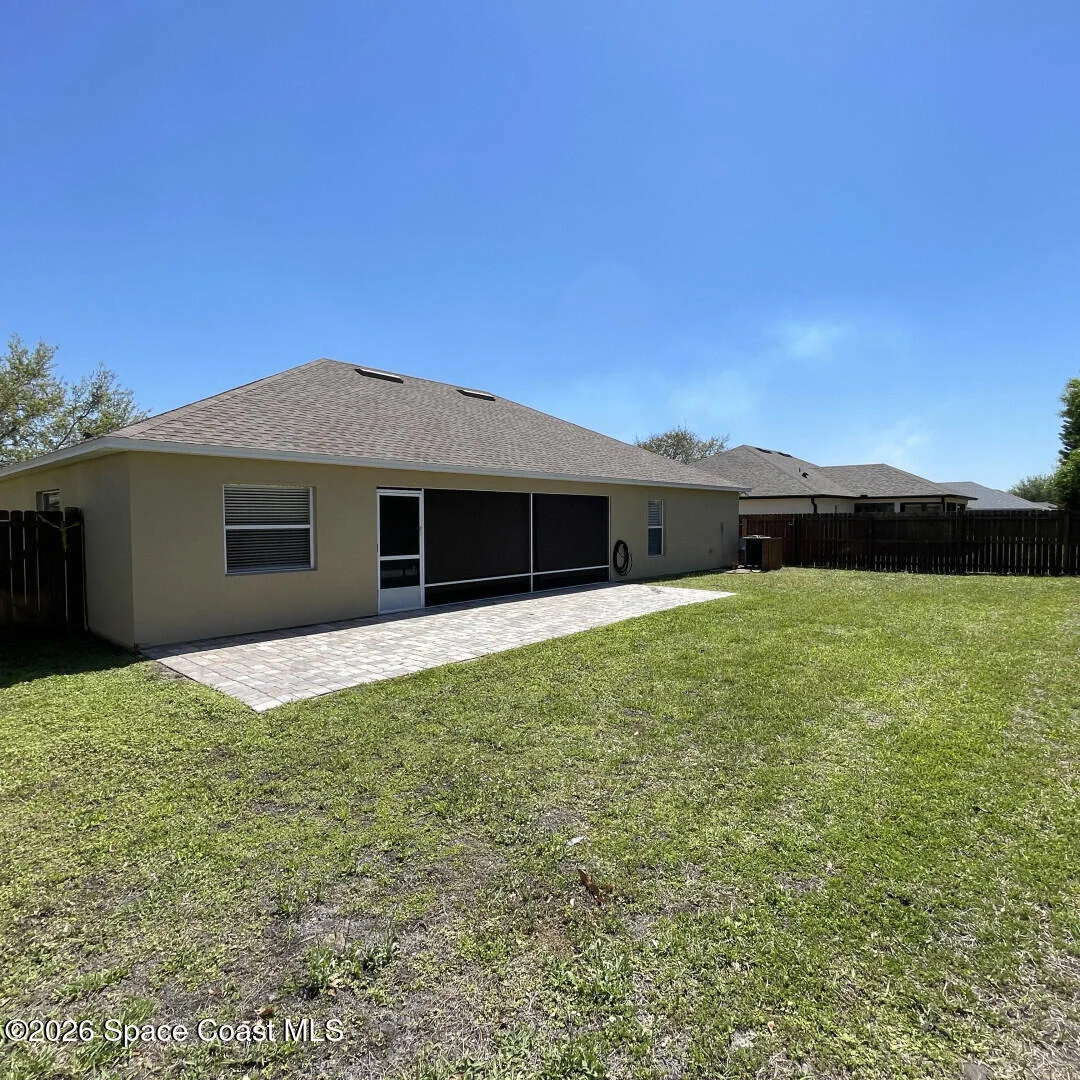 Photo of 2028 Gloria Circle NE