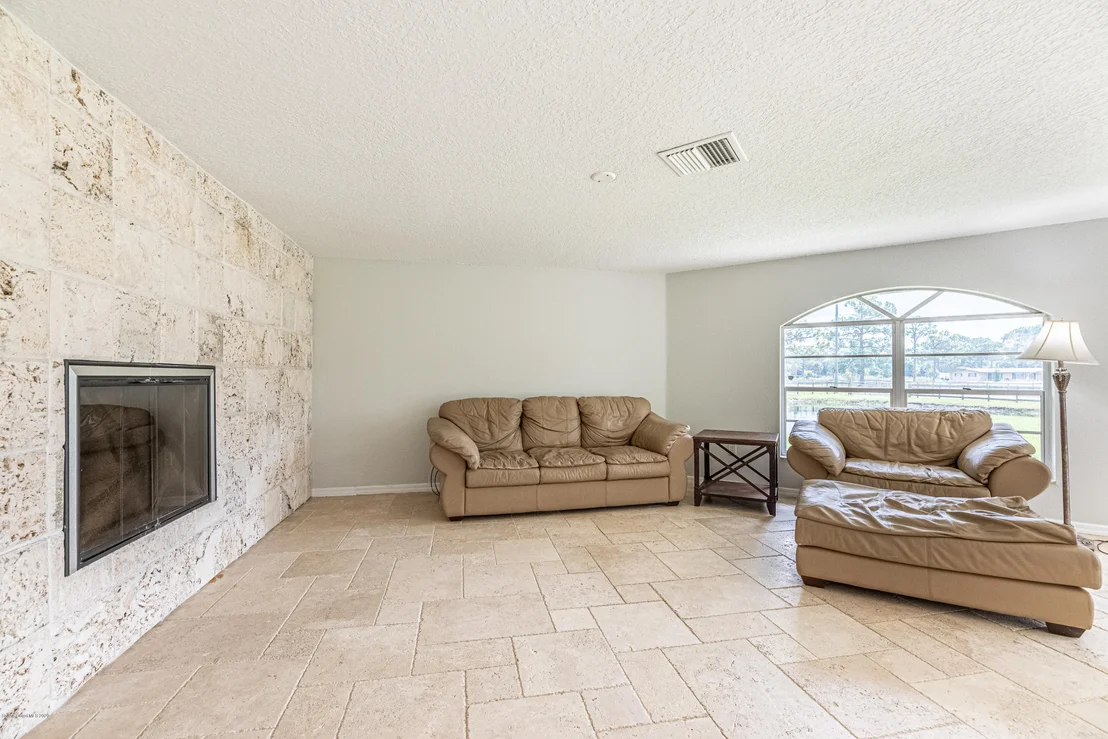 Photo of 4300 Pinewood Road