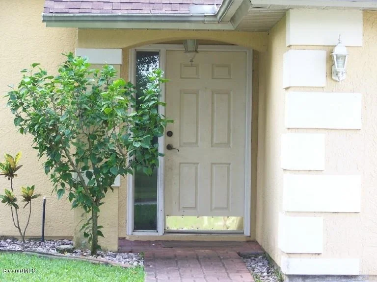 Photo of 2091 Lionel Drive