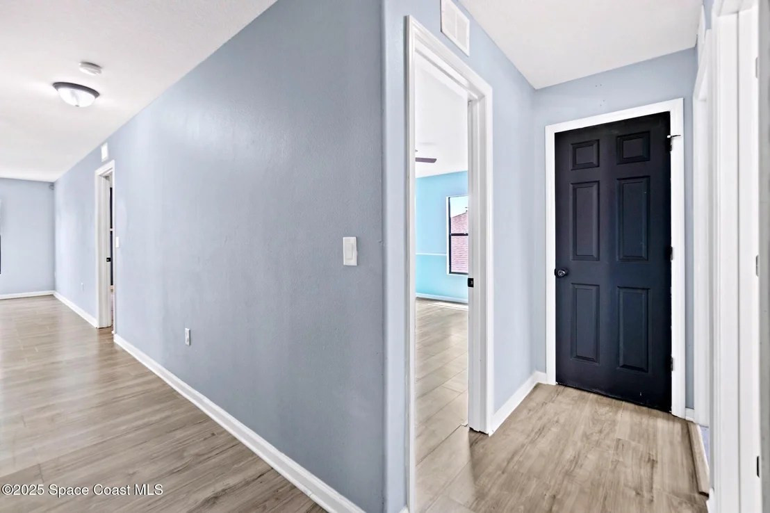 Photo of 404 Dryden Circle