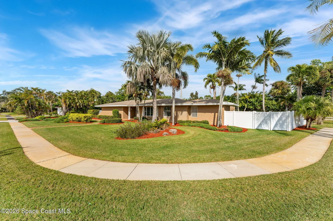 Photo of 704 Malibu Lane