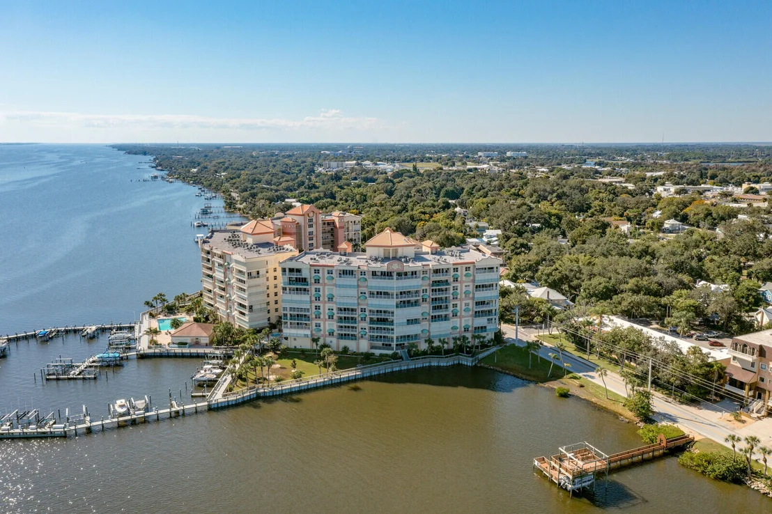 Photo of Unit 503 at 100 Riverside Drive