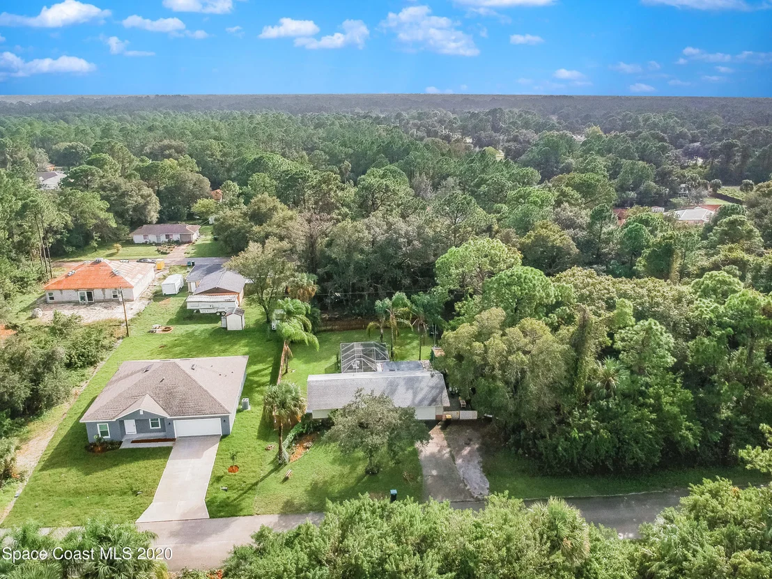 Photo of 850 Lyons Cir Circle NW