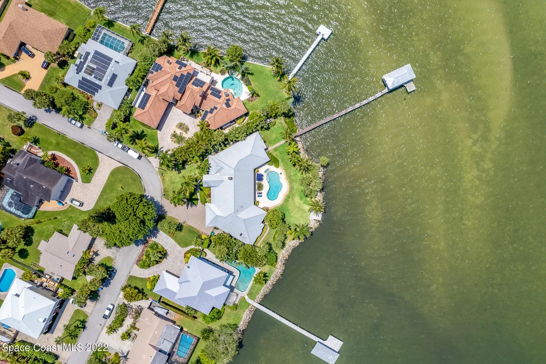 Photo of 437 River View Lane