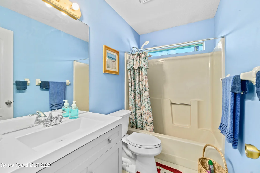 Photo of 982 Somerset Lane