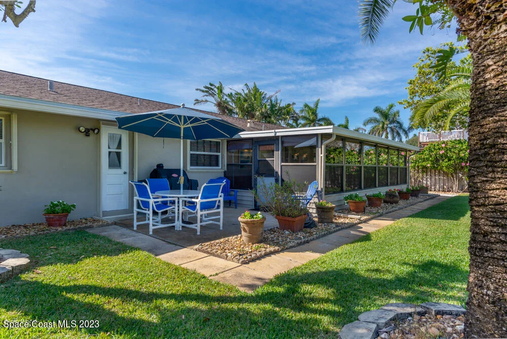 Photo of 2115 S River Road