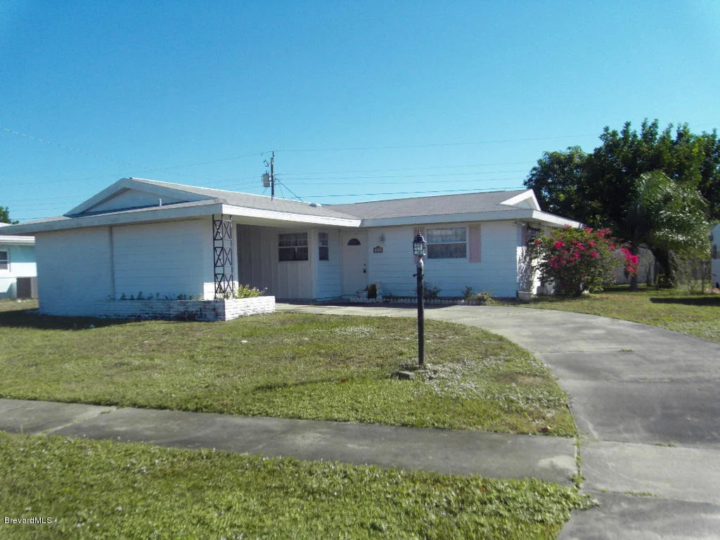 Photo of 823 NE Bianca Drive