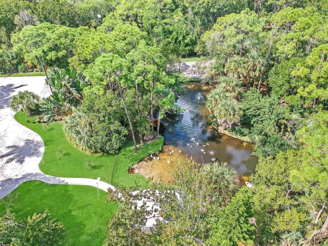 Photo of 4085 Lake Washington Road