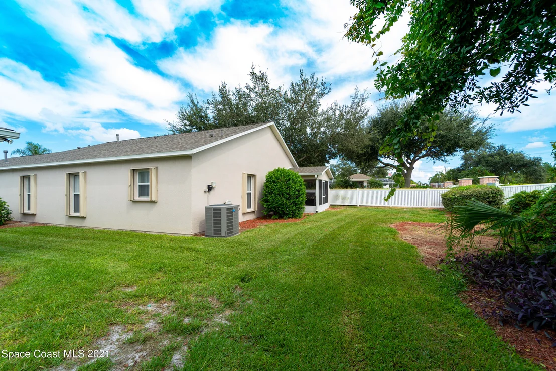 Photo of 2100 Spring Creek Circle NE