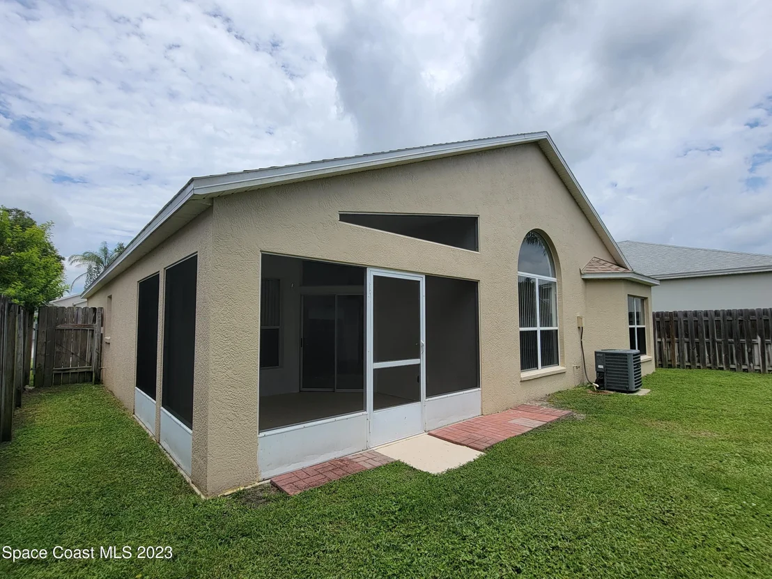 Photo of 8005 Bracken Lane