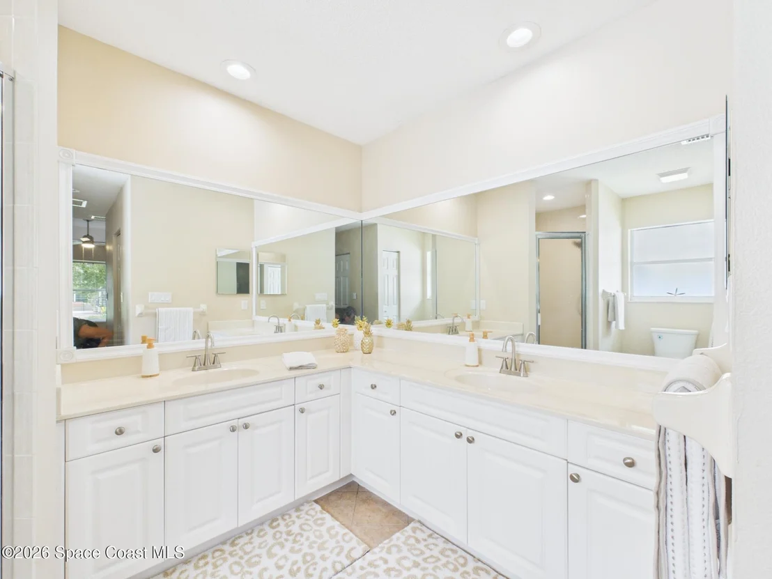 Photo of 732 Newhall Terrace