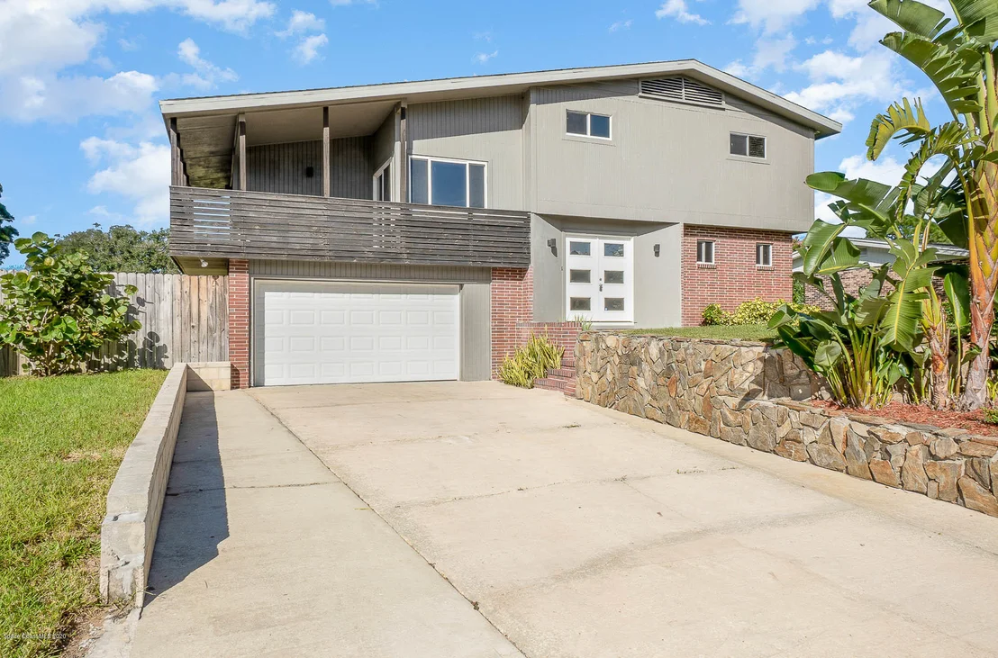 Photo of 960 Forest Road